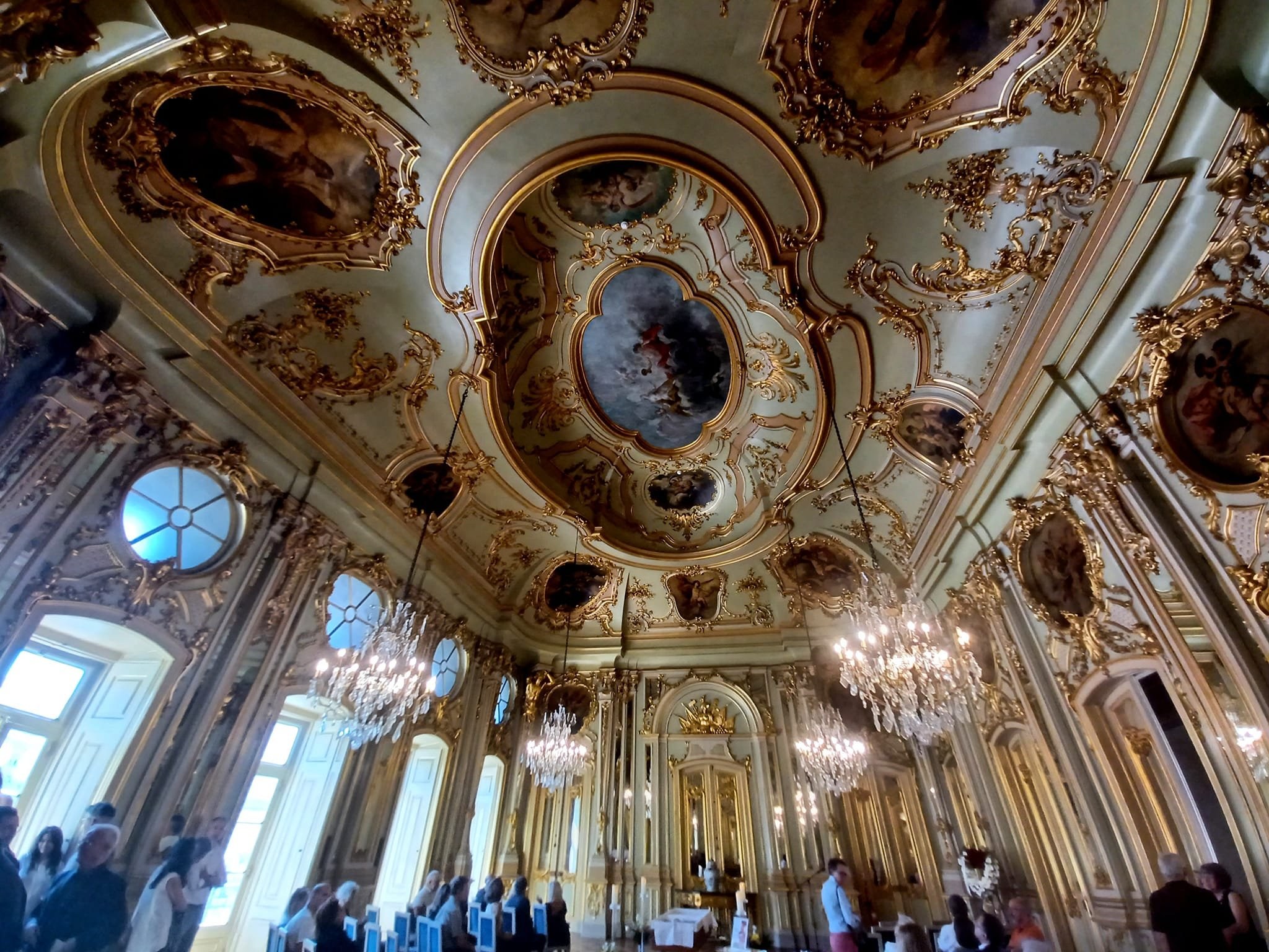 Sala dos Espelhos do Palácio Foz, no dia do funeral de Eduardo Pitta